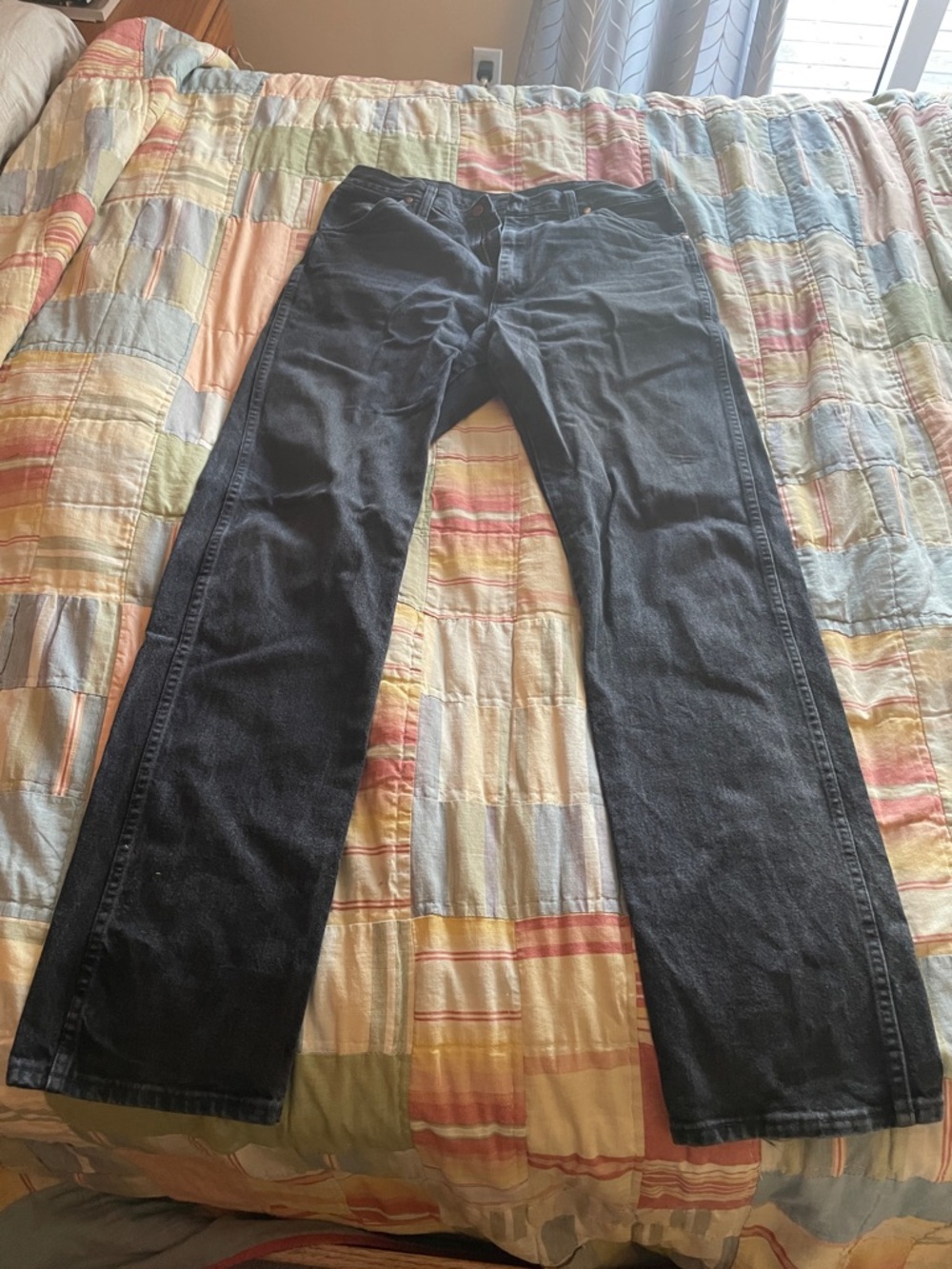 Wrangler Men's Straight Leg Jeans in Black